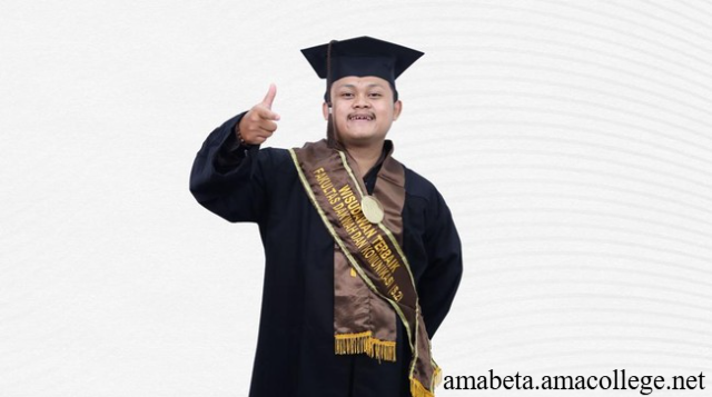 Kenzo Biayai S1-S2 dari Ngojol, Jadi Wisudawan Terbaik